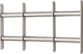 Metallplatten und Gitter dienen als besonders starken Einbruchschutz, aber auch nur dann wenn er professionell montiert wird. Fachgerechter Einbau vom Schlüsseldienst Nauen